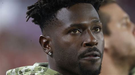 antonio brown pool|Antonio Brown Takes to Twitter After Disturbing Hotel Pool Video。